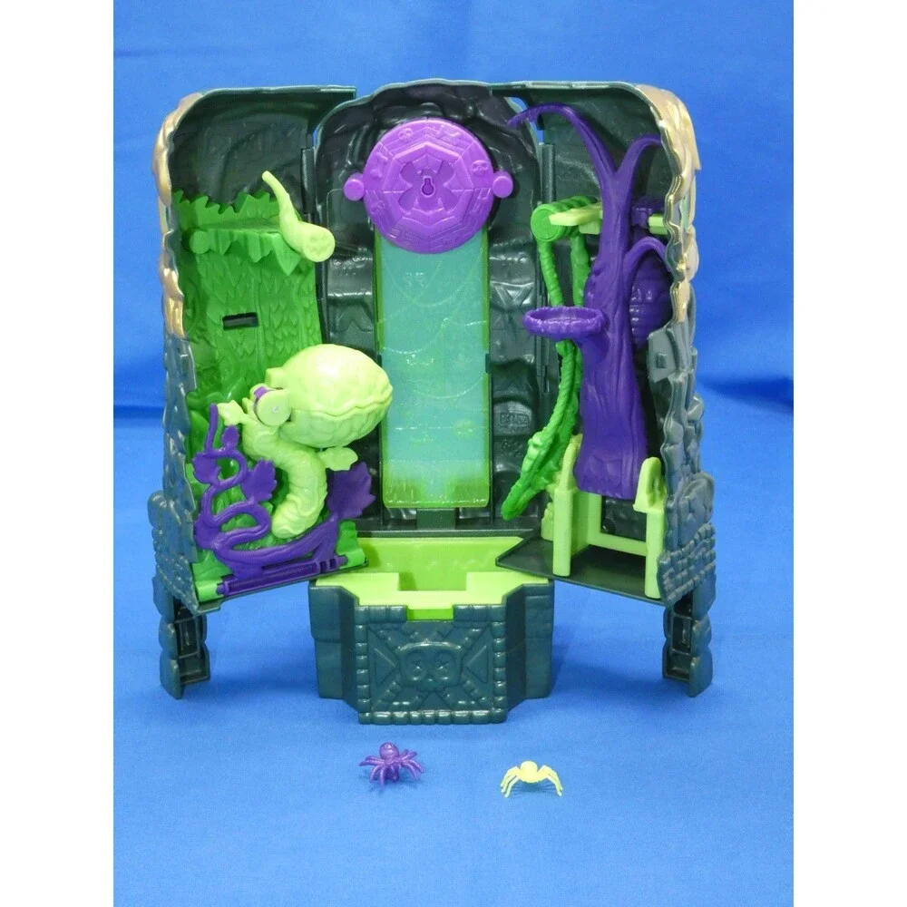 Treasure X Lost Lands Skull Island Swamp Tower Playset Toy with 2 Spiders Moose